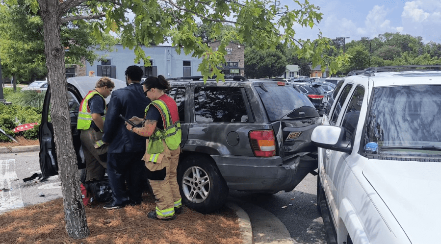 ‘I heard a big bang': Witnesses describe chaotic crash outside Mobile grocery store