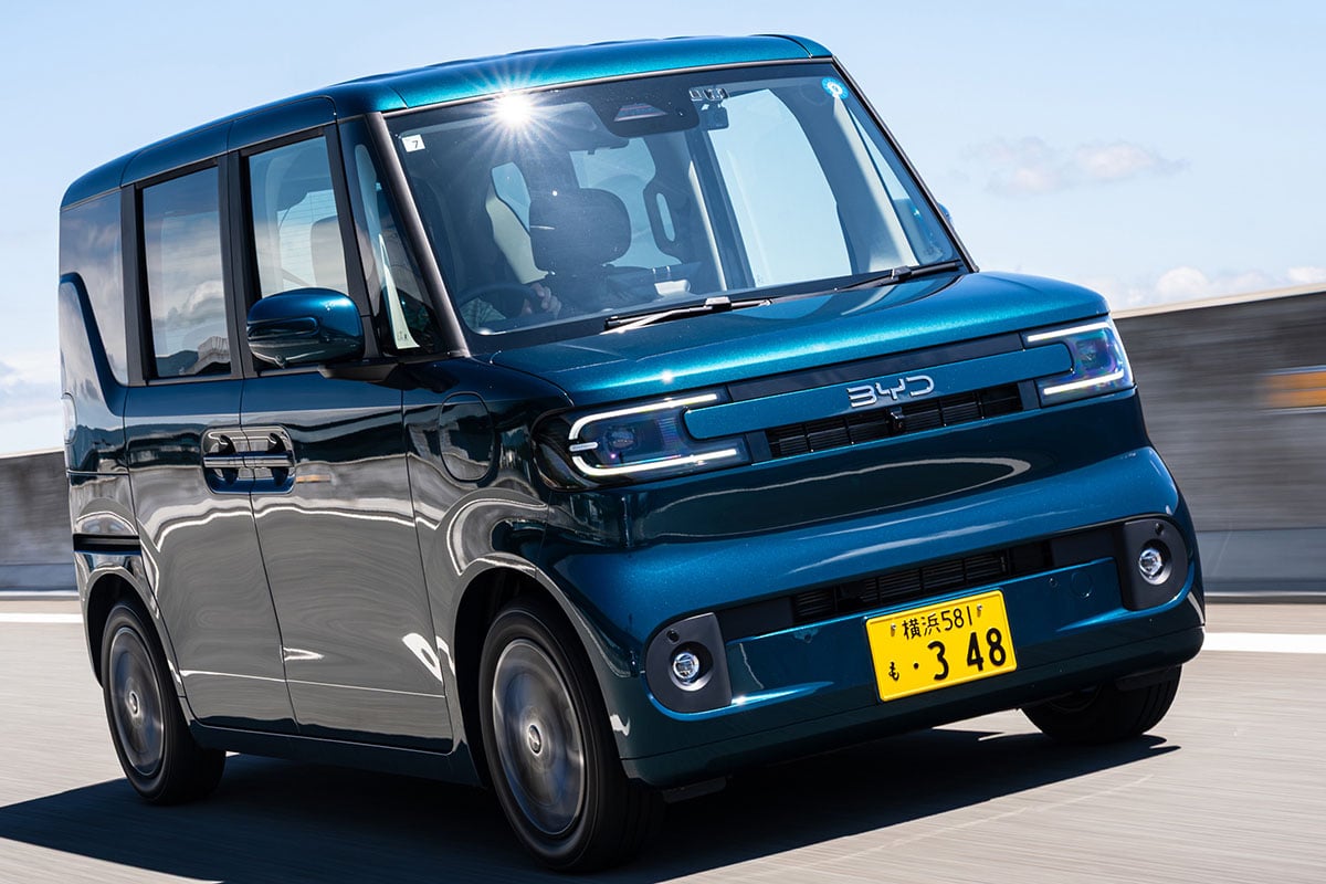 魅力はスライドドアだけじゃない! なぜBYDは“日本専用”の軽EVをイチから開発した? 新型車「ラッコ」は日本の軽自動車並みに使えるのか