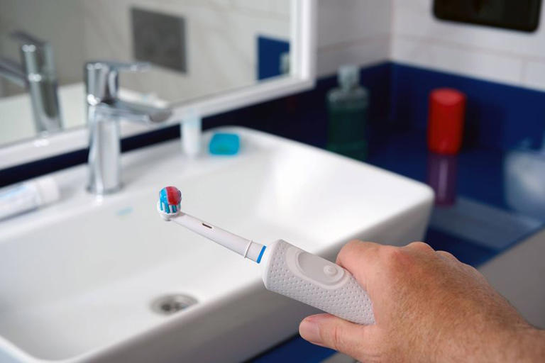 I asked dentists about brushing teeth after eating — they all said the ...