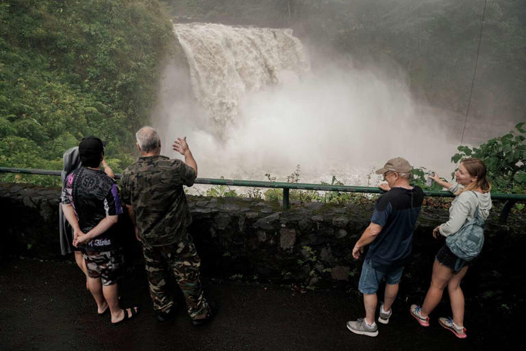 Hurricane Lala cuts power to thousands in Hawaii - rural outages could ...