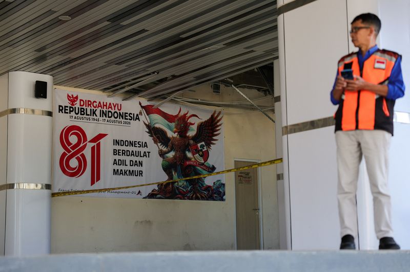 Search for Indonesia earthquake victims underway on Independence Day