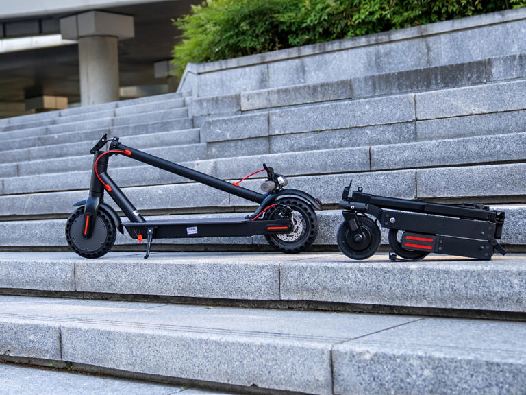 BlizWheel F0.5 is an e-scooter that fits in your desk drawer
