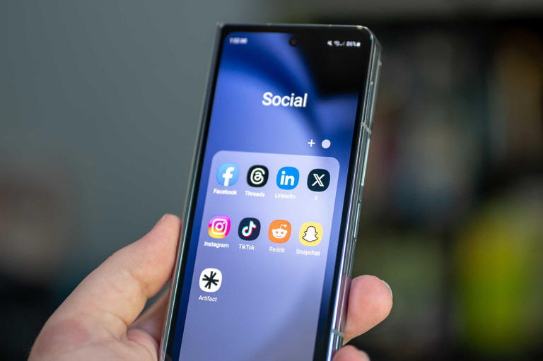 I get 300 notifications a day on Android—here's my system for taming them