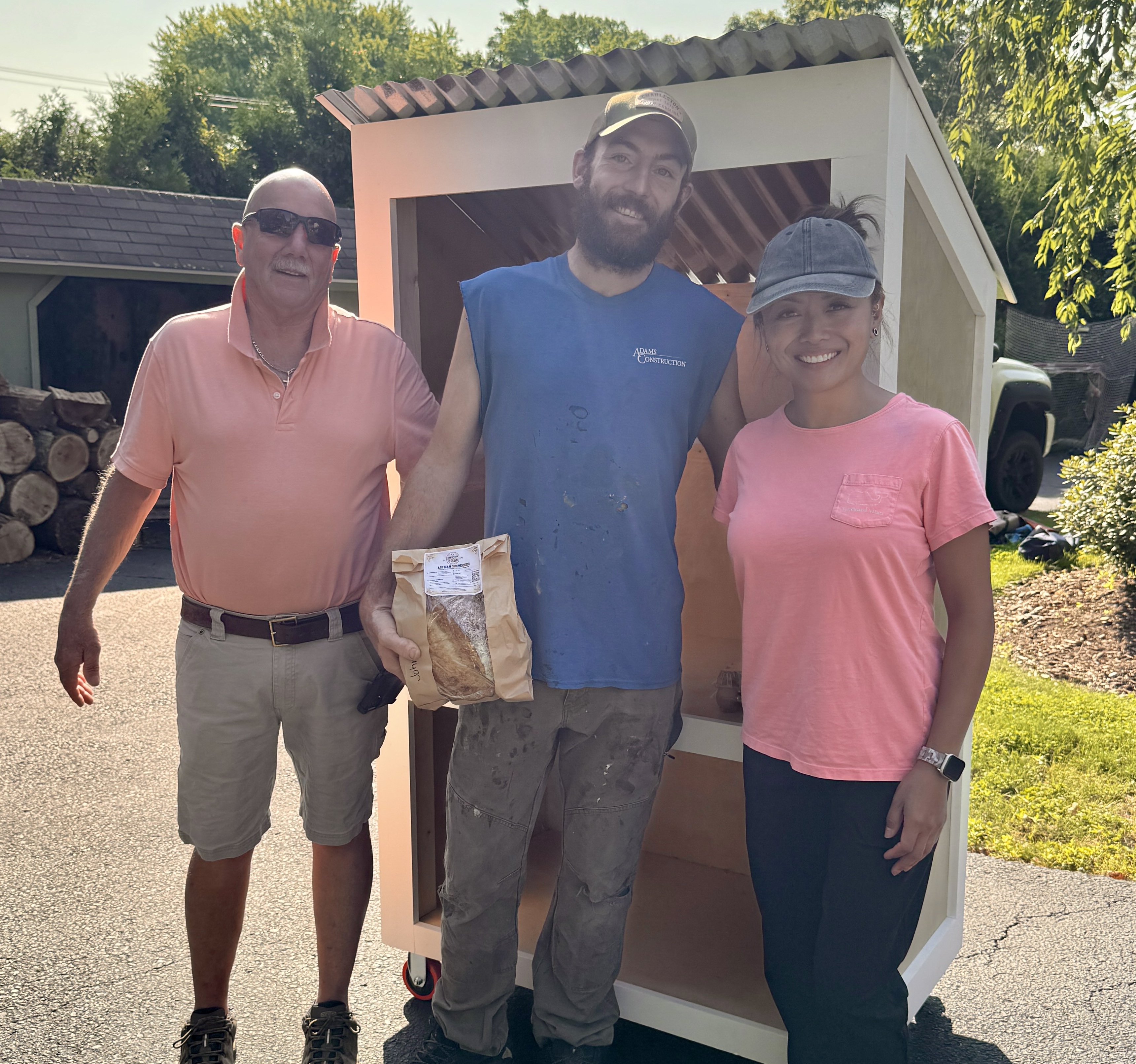 This chef's bakery stand was stolen from her yard. Strangers made her a new one.