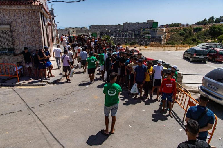 Nearly 600 migrants return to Morocco during Ceuta camp clearance