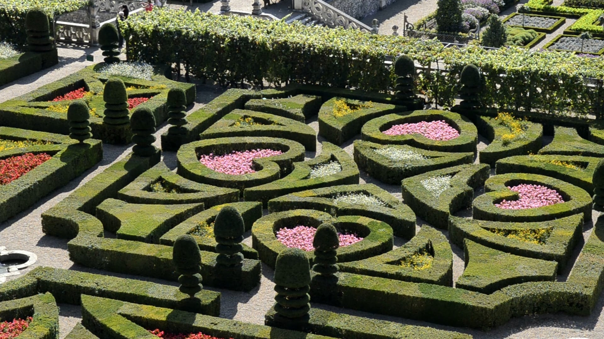 Château de Villandry, France: Drone tour of Renaissance gardens