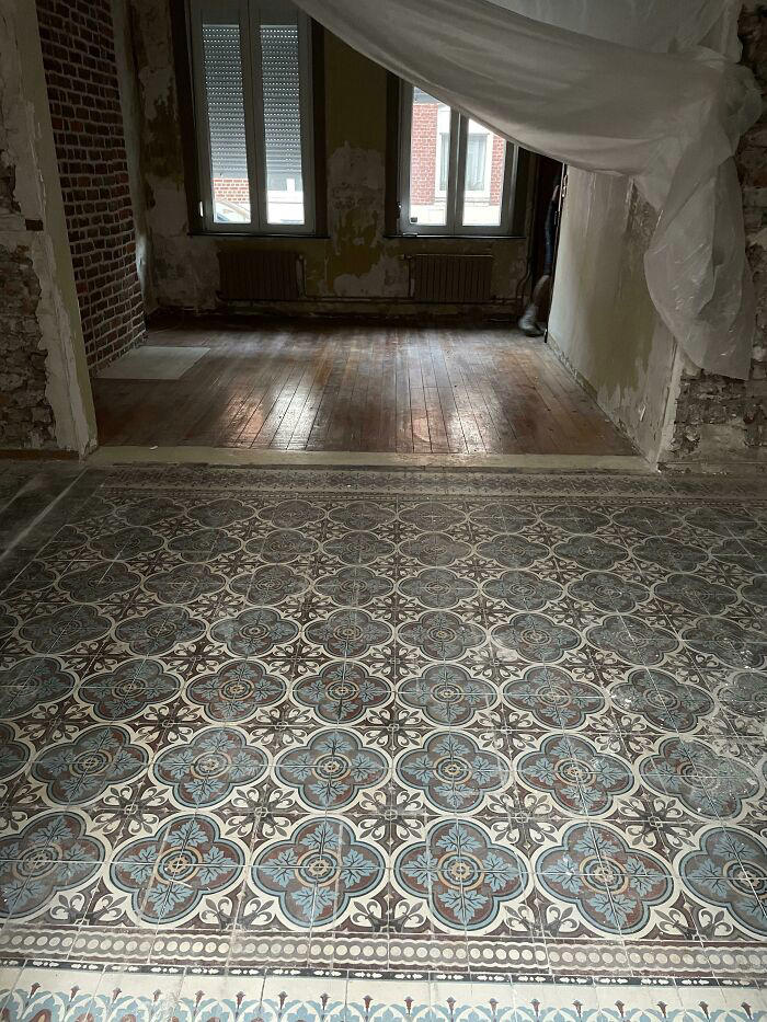 Secrets behind old walls: 50 intriguing finds discovered in homes