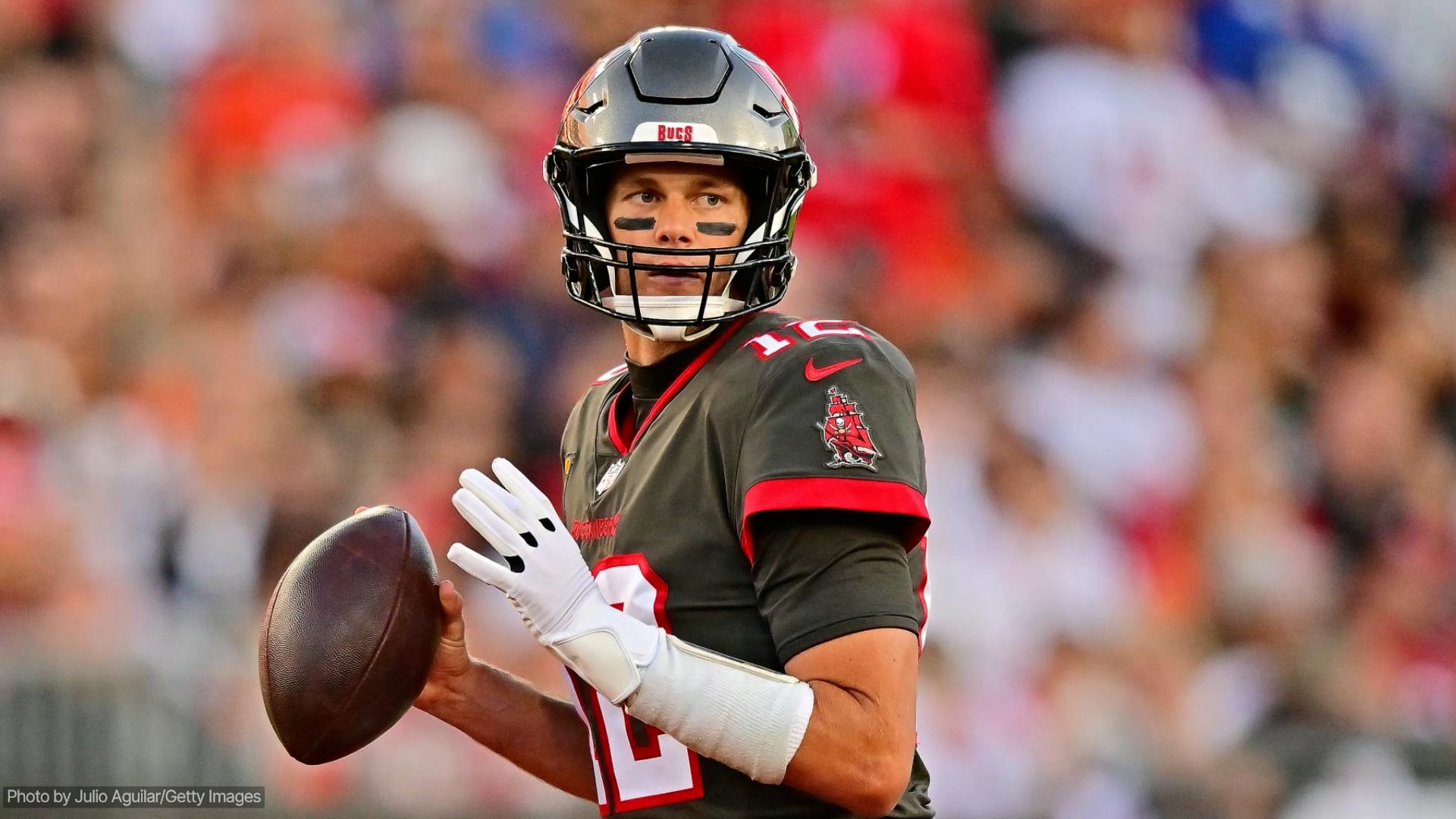Back in pads: Famous NFL stars who came out of retirement