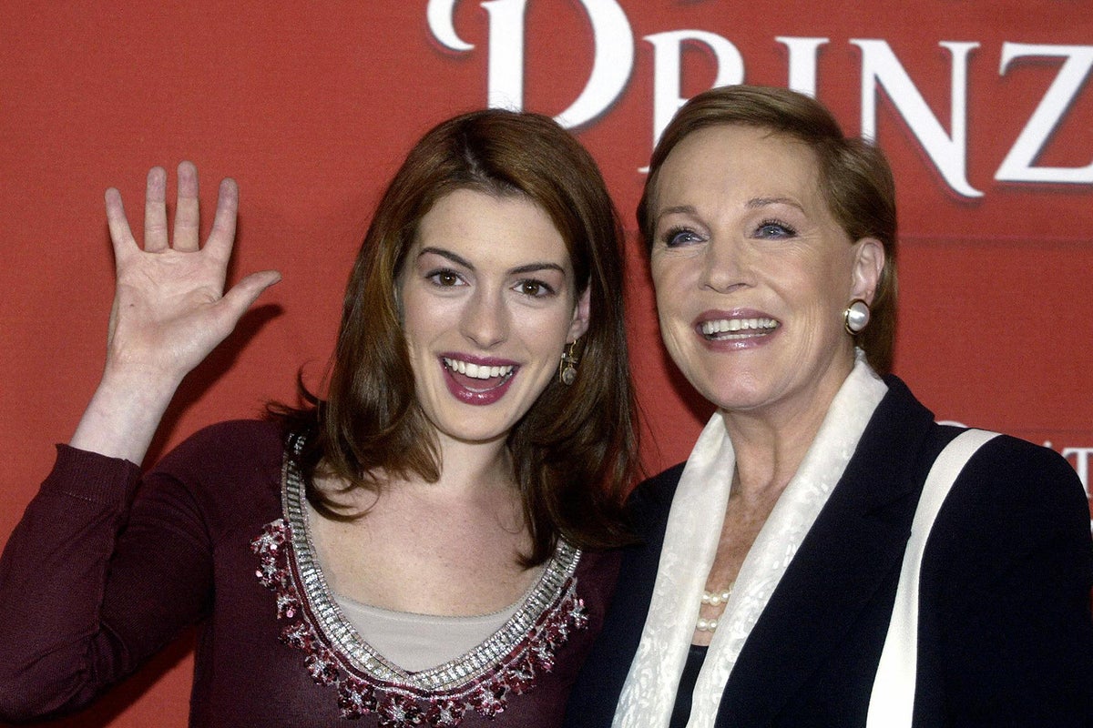Anne Hathaway reacts to Julie Andrews' retirement claims