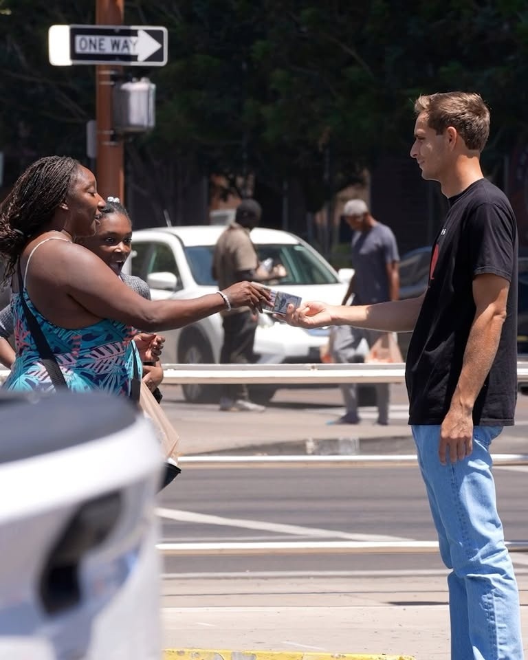 He randomly asked her what she would do with $10,000 - and actually ...