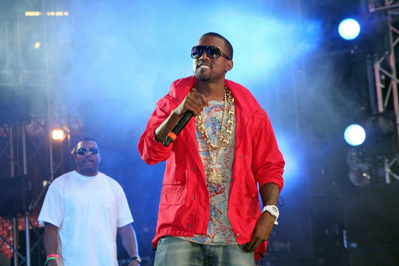 kanye-west-challenges-major-fashion-brands-claims-no-one-matches-yeezy