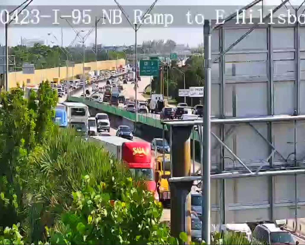 Man dies in single-vehicle crash on I-95 south of Palmetto Park Road exit