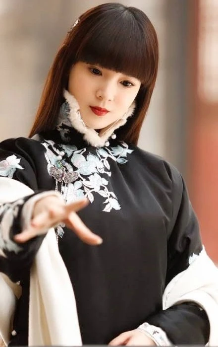 Nữ diễn viên được giải cứu sau 10 năm