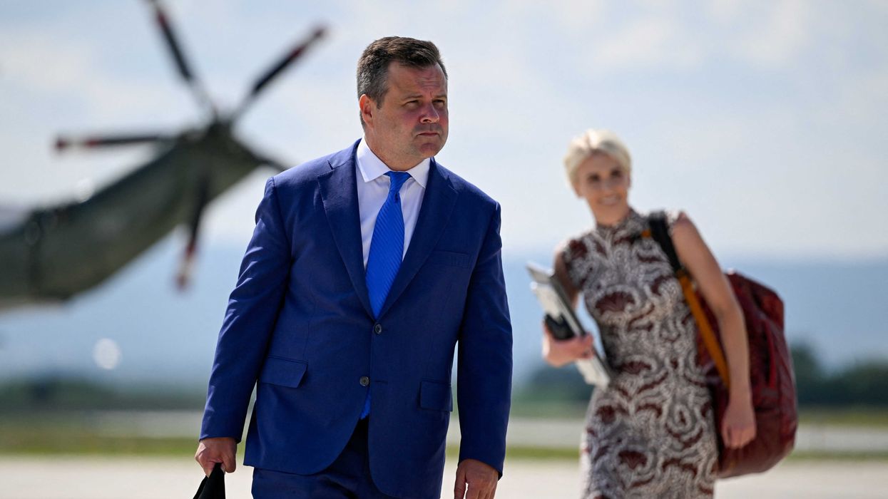 White House rudely responds to rumors of Trump mistress