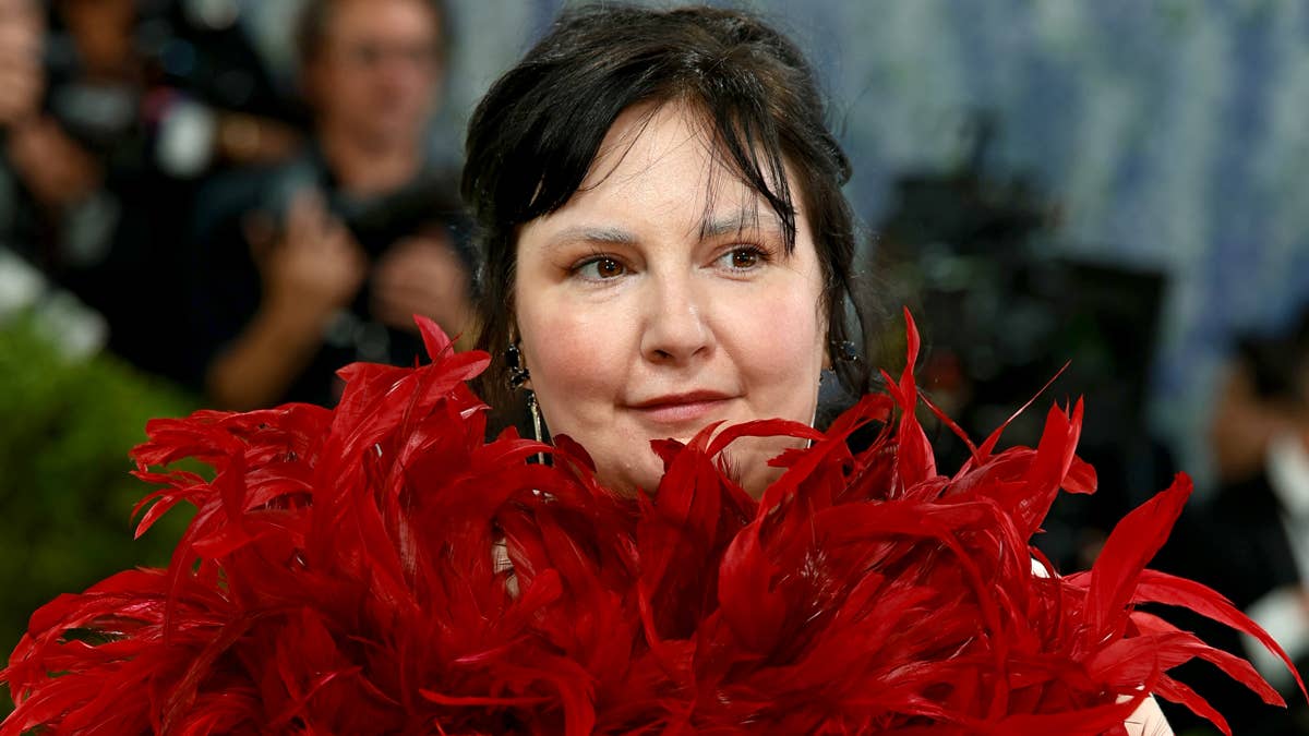 lena-dunham-and-carly-rae-jepsen-are-reviving-a-beloved-90s-rom-com-as