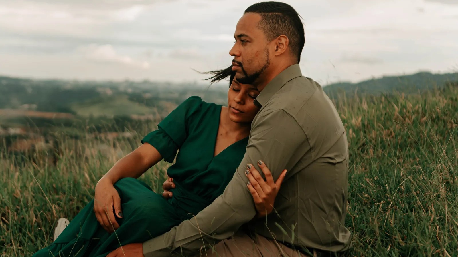 4 things a marriage counselor notices the moment a couple walks in ...
