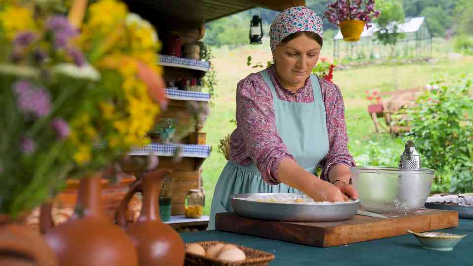 These homemade mountain berry pies are worth the work
