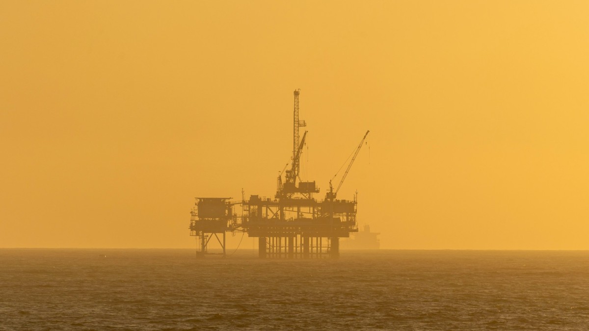 Chevron strikes oil and gas offshore Angola in major discovery