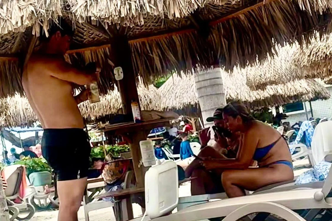 Bộ trưởng Colombia bị chỉ trích vì đi nghỉ dưỡng giữa lúc khắc phục hậu quả động đất