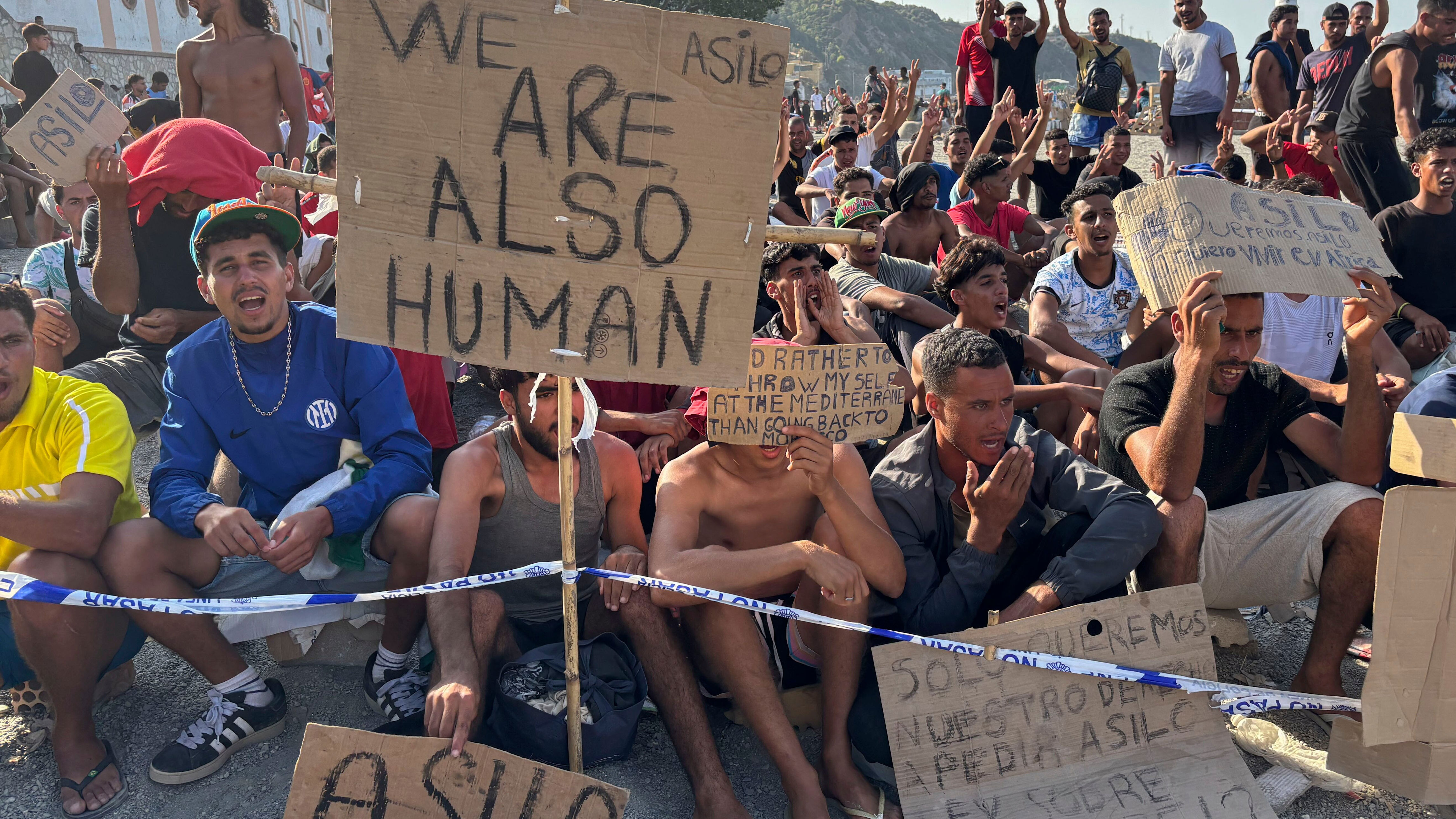 Setka migrantów w Ceucie rozpoczęła strajk głodowy