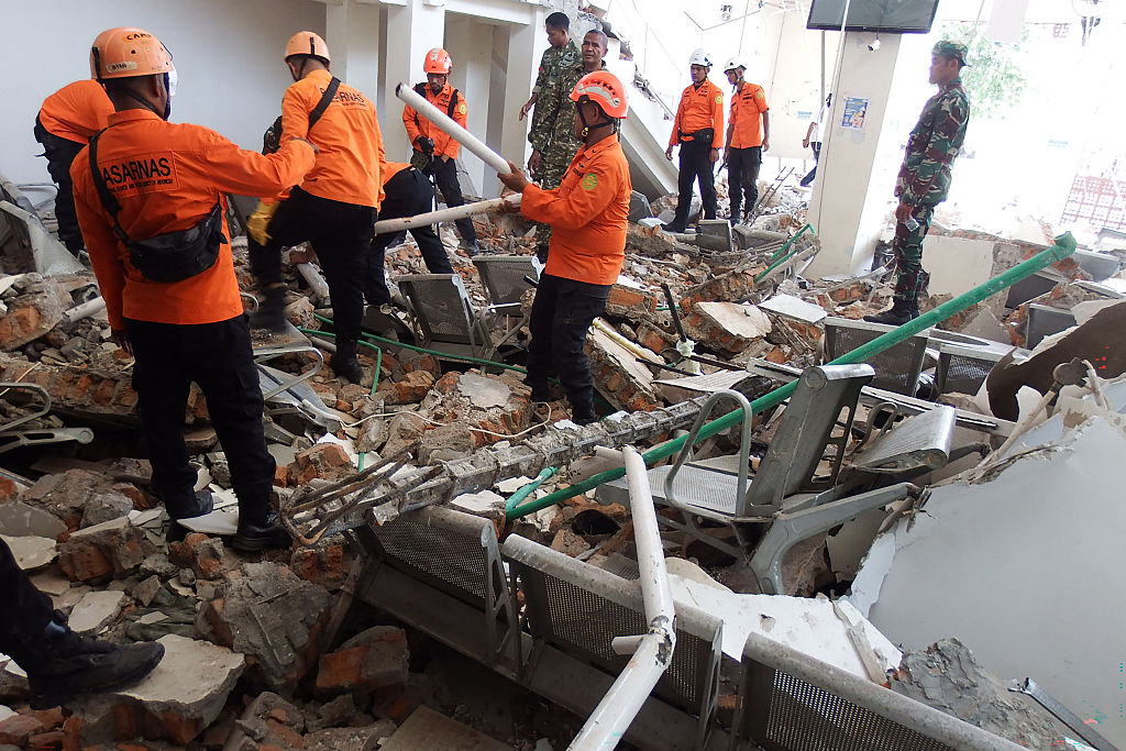 Động đất tại Indonesia: Số người thiệt mạng tăng lên 68
