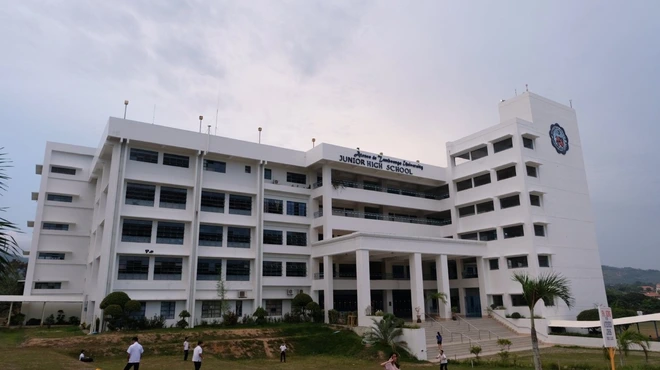Xả súng tại trường trung học ở Philippines 2 người chết, hung thủ livestream chi tiết lên mạng