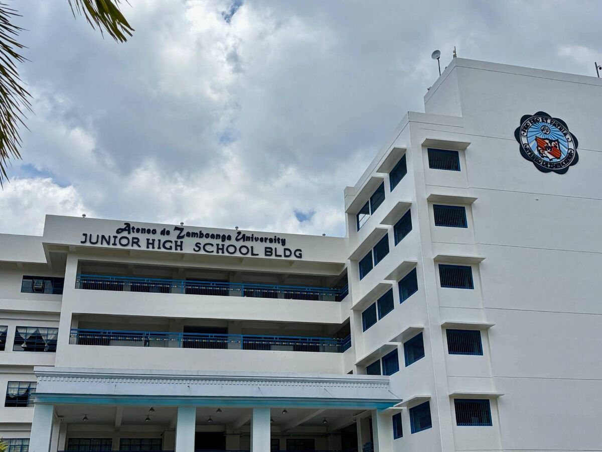 Nam sinh Philippines nổ súng sát hại bạn học