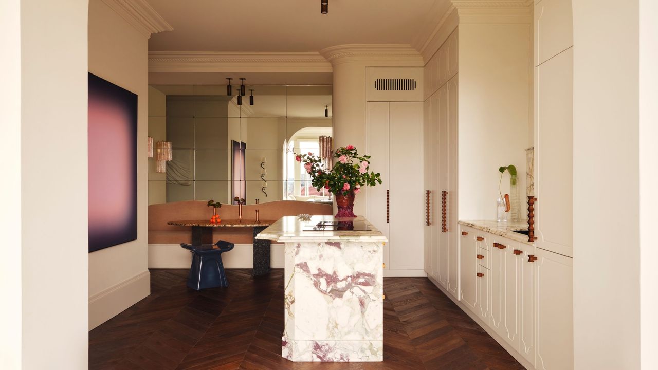 Why extroverts and introverts tend to choose totally different paint ...