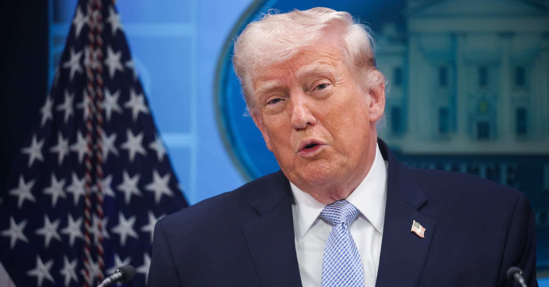 Trump's Oman bomb threat an attempt to get their 'attention,' says former ambassador
