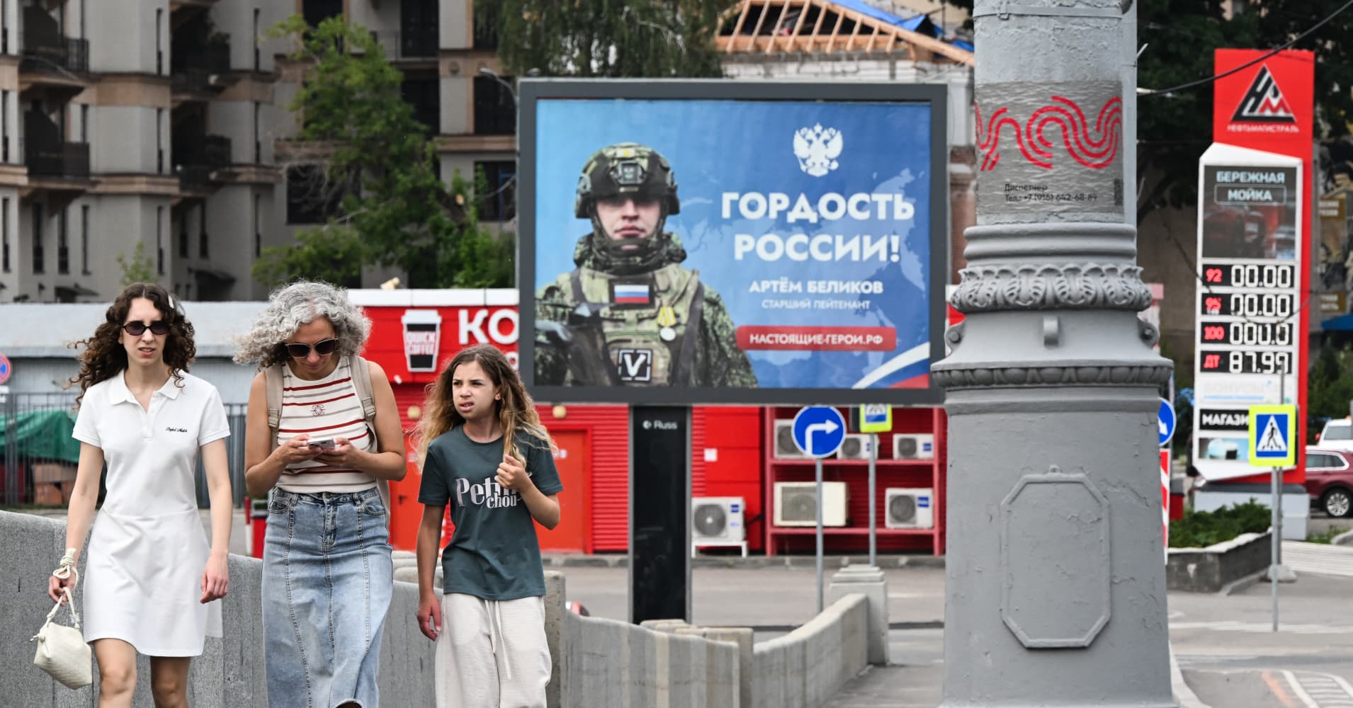 Russia says its economy is strong. It just fired a top economist who ...