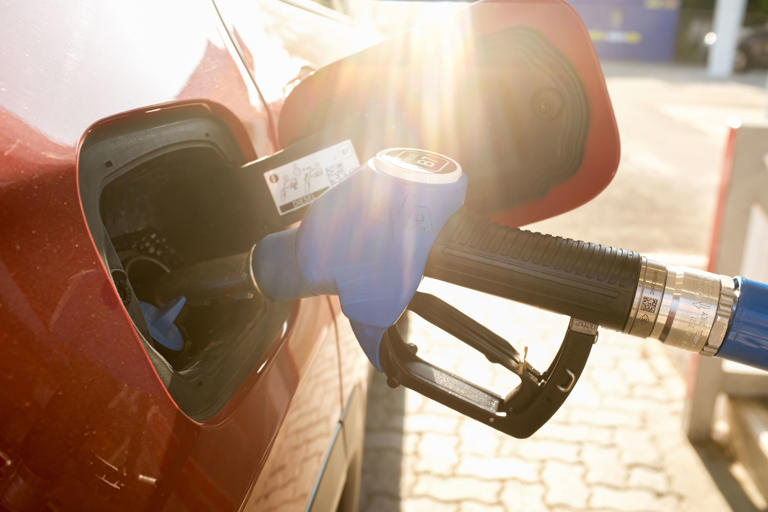Prezzi dei carburanti ancora su, Confimprenditori: 