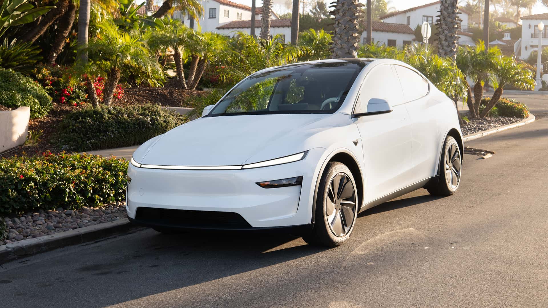 Tesla Model Y, prezzi e allestimenti