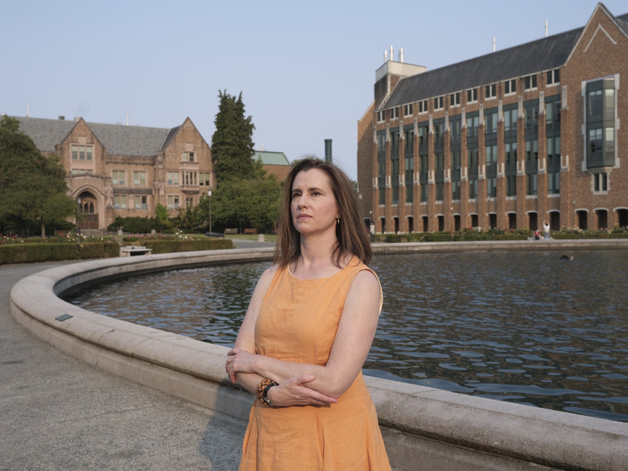 Scientists scramble for private cash in response to fresh funding turbulence