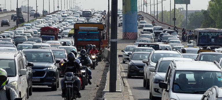 Auto component suppliers sit on Rs 98,000 cr inventory, says report