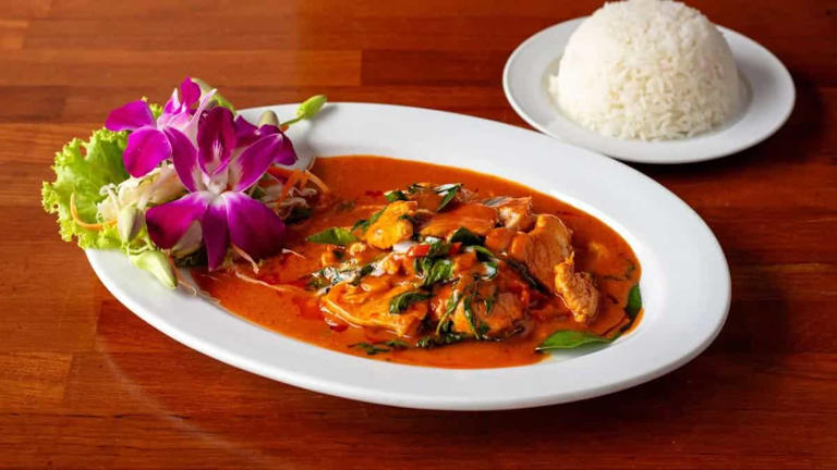 How to use a mixer grinder to make Thai curry pastes