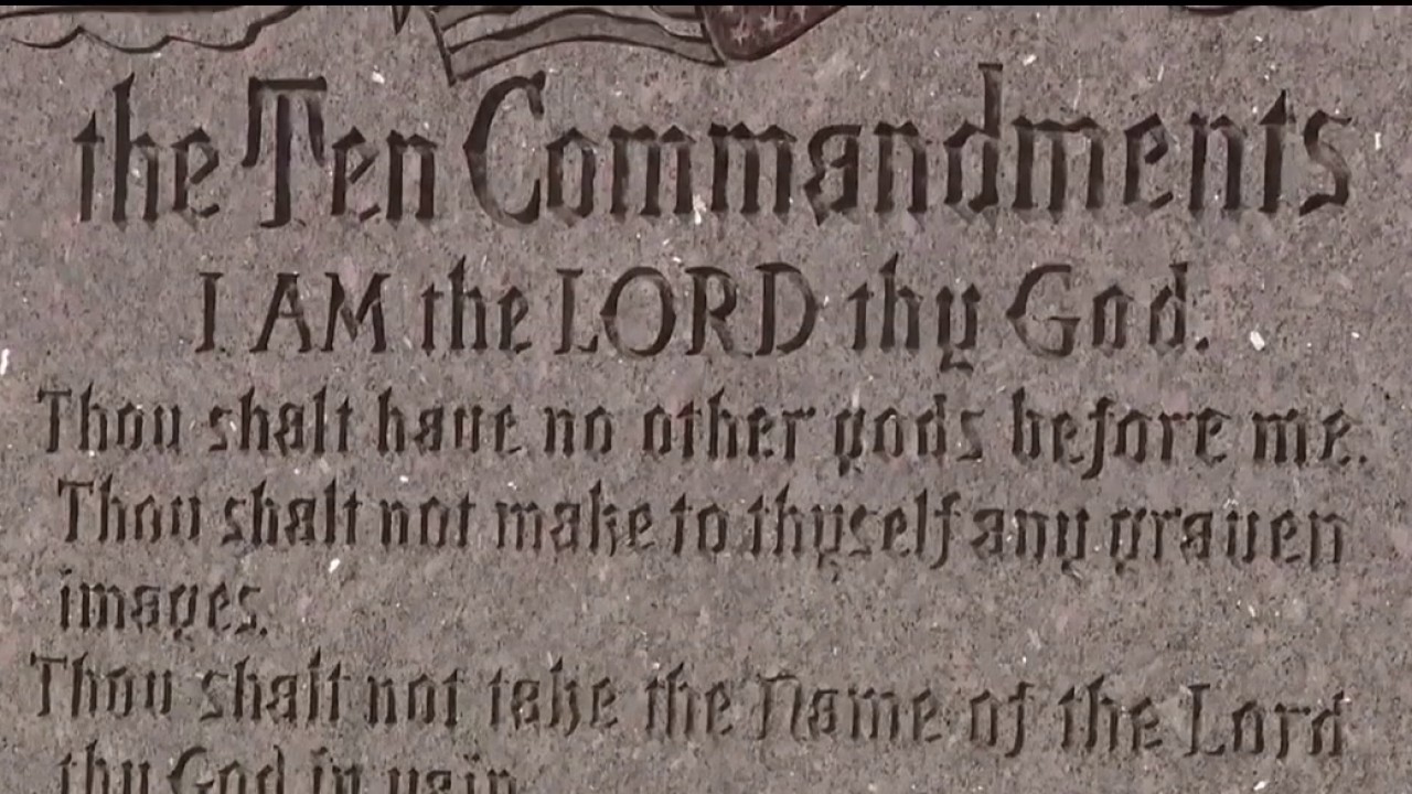 Texas families ask Supreme Court to block Ten Commandments law