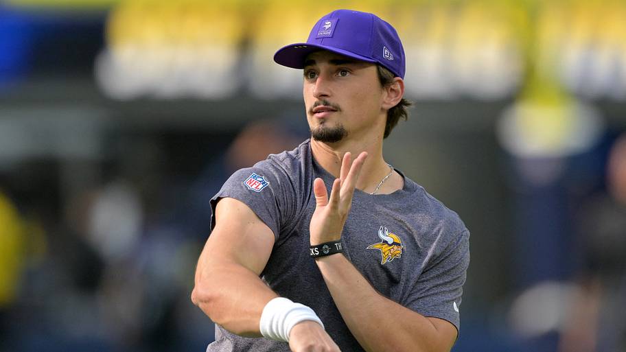 Max Brosmer's 53-man roster hopes are fading as Vikings prepare for ...
