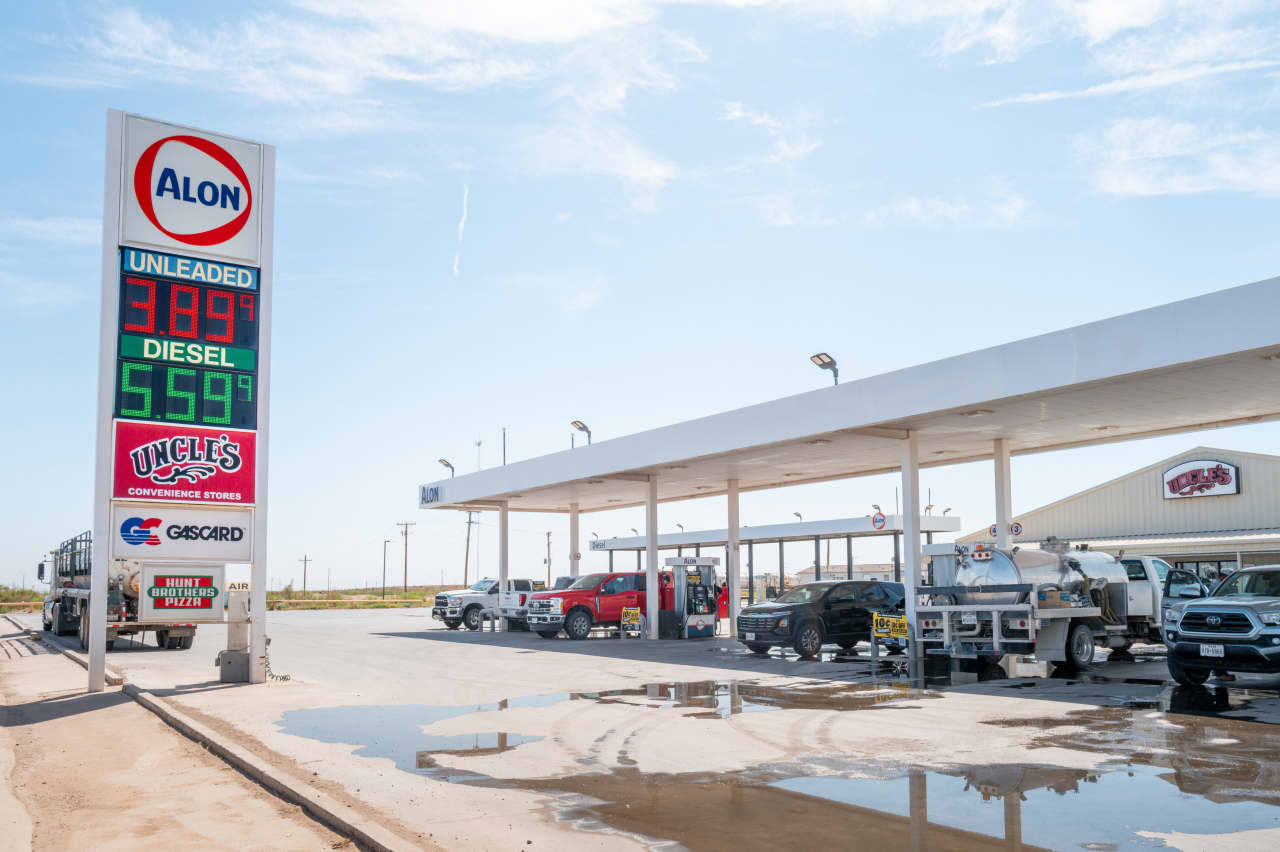 Diesel margins soar to record high. Valero and Marathon stocks are winning.
