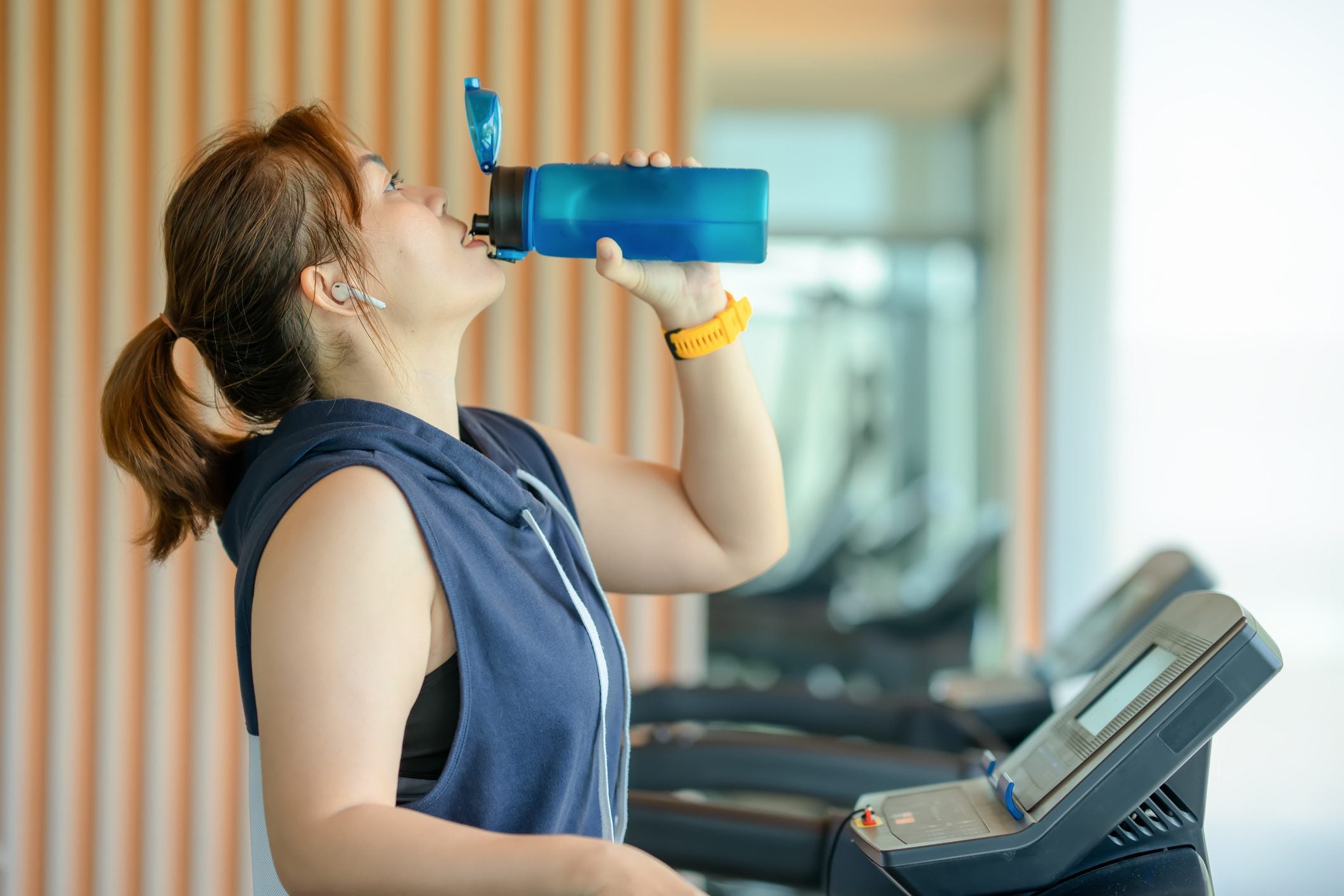 The 5 best low-impact exercises with high calorie-burn, from a ...