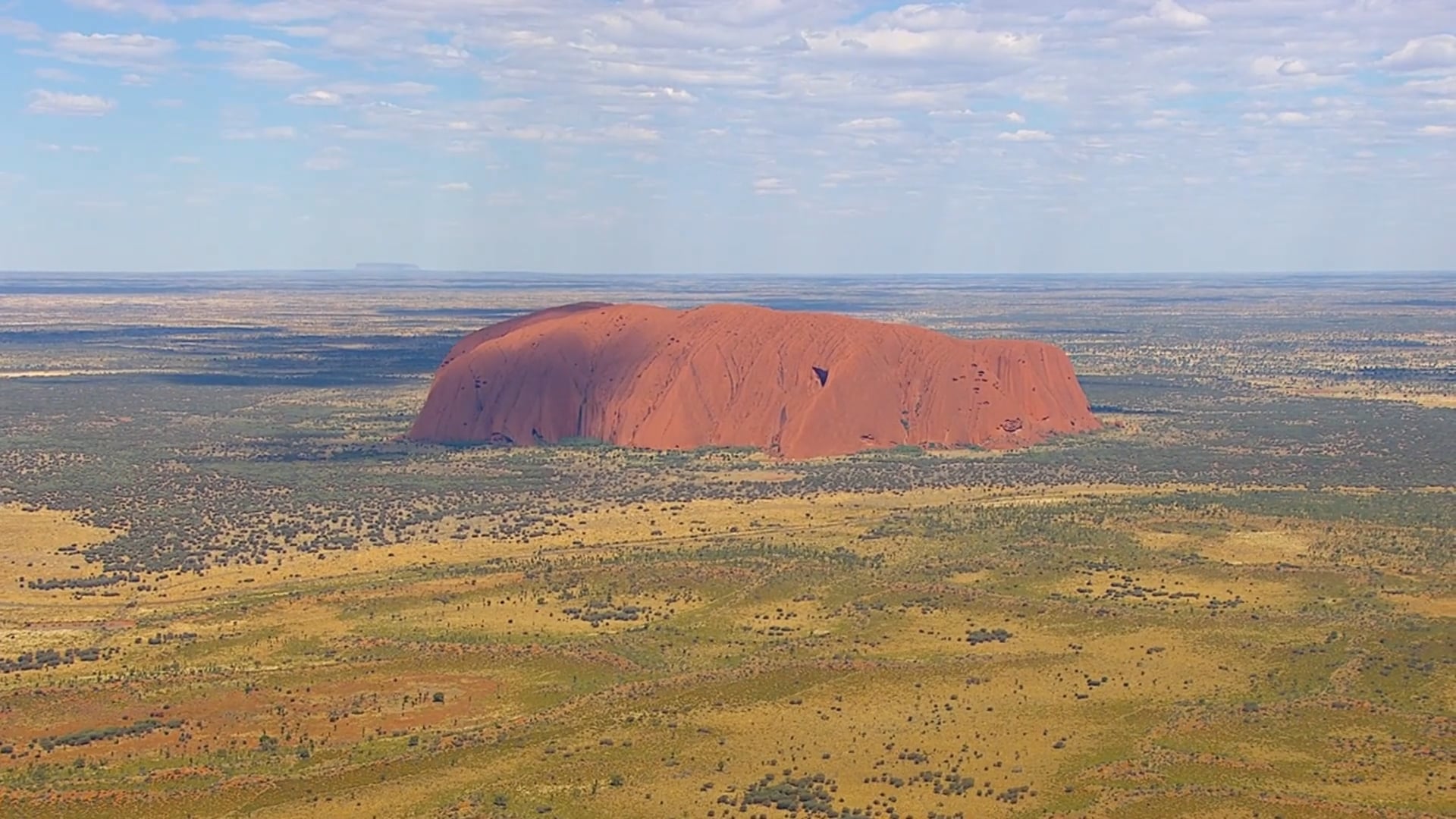 Ayer's Rock: Drone tour of Australia's red sandstone monolith - Worldwide