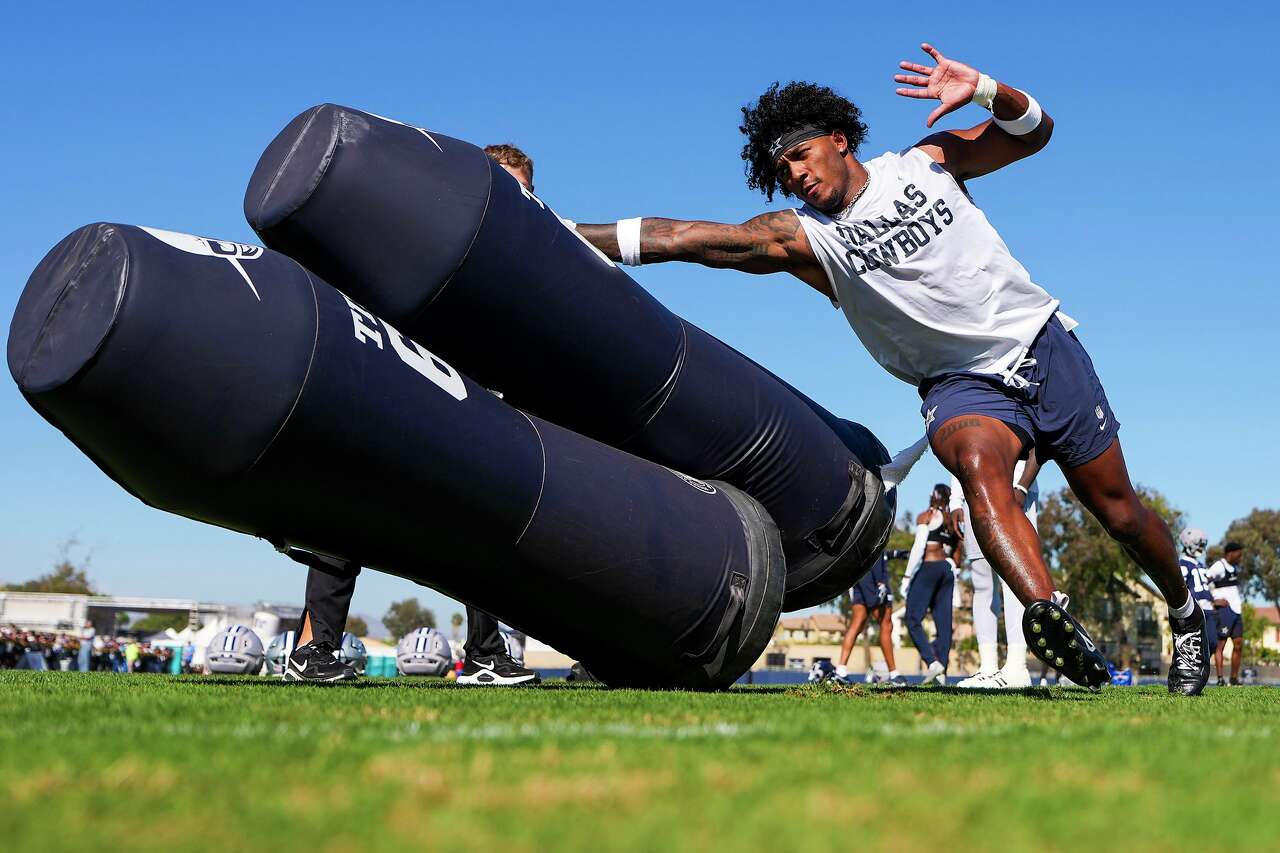Cowboys' Dee Winters questionable to return after sustaining injury vs ...