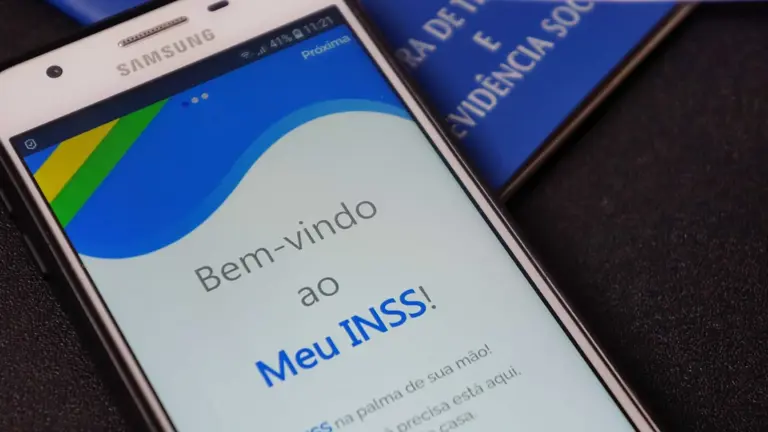 De acordo com o próprio orgão, o aumento do benefício por 'incapacidade permanente (aposentadoria por invalidez), pode representar uma diferença importante no valor recebido. Um beneficiário que ganha R$ 2 mil por mês, poderá passar a ganhar R$ 2.500 caso o INSS aprove o adicional. Além disso, o percentual também incide sobre o 13º salário