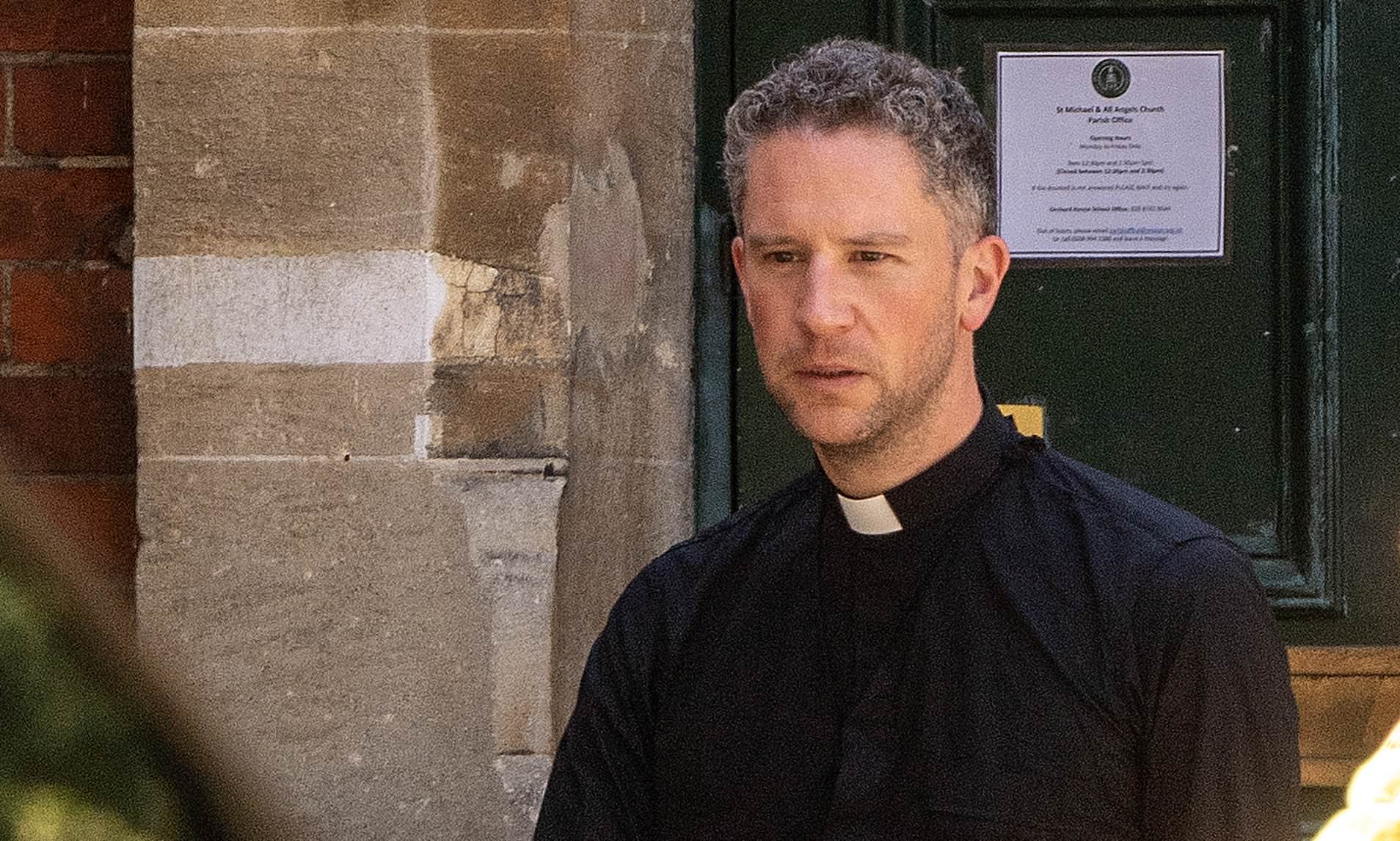 'Vicar of Tiddly' priest who drunkenly crashed Bishop of Lincoln's car lands role at London church
