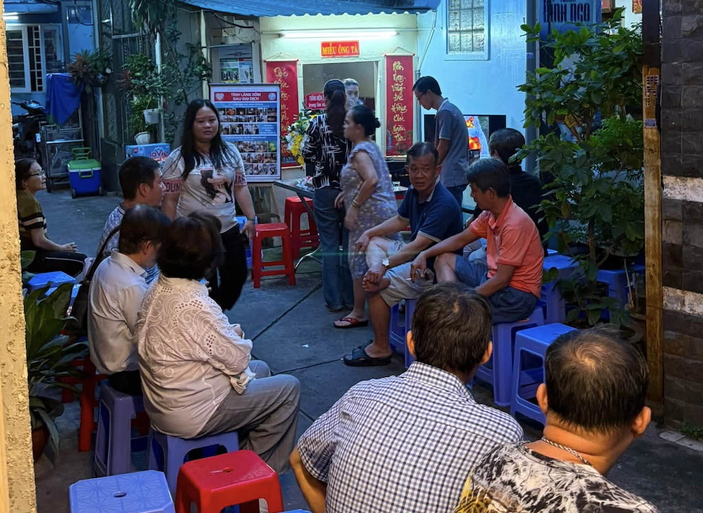 Lễ giỗ chung 14 người mất vì Covid trong con hẻm TP HCM
