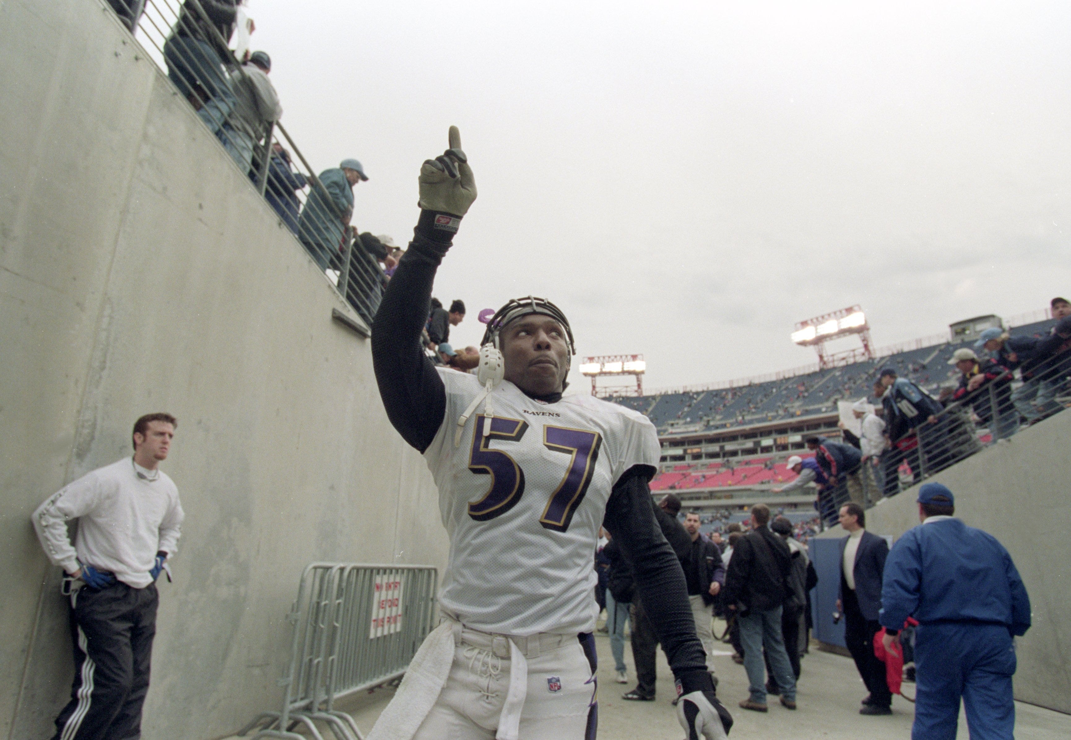 Ravens to honor OJ Brigance in 2026 season with a helmet decal