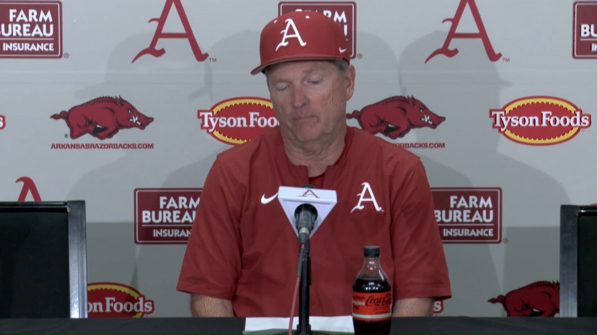 Dave Van Horn signs new deal with Razorbacks