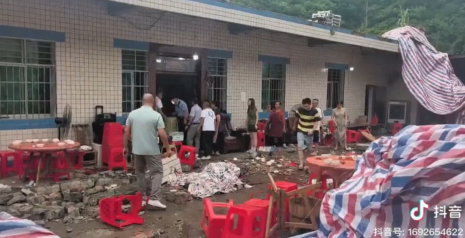 중국 대학 입학 잔치서 벽 '와르르'… 5명 사망