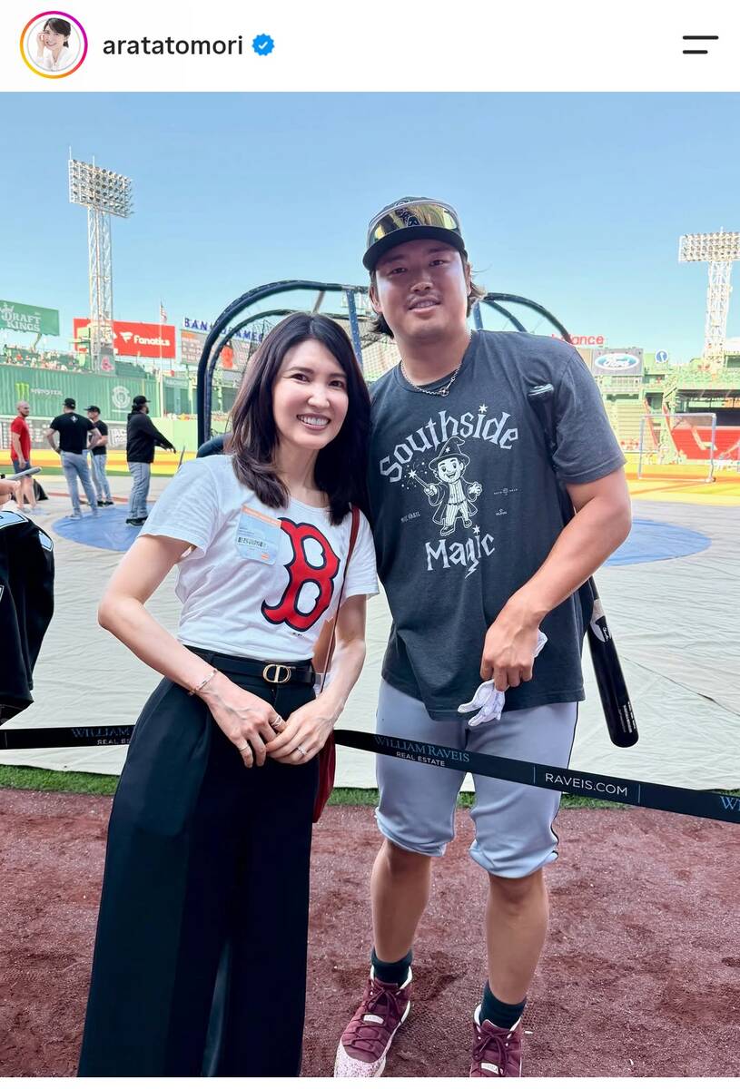 3児の母で美人医師タレント 村上宗隆と2ショ！ボストンでMLB観戦「特等席で」友利新に憧れの声
