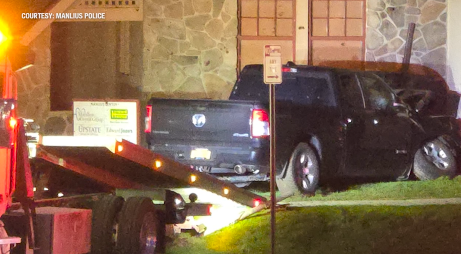 Deputy sheriff who crashed into Manlius dental office returns to work after admitting to impaired driving