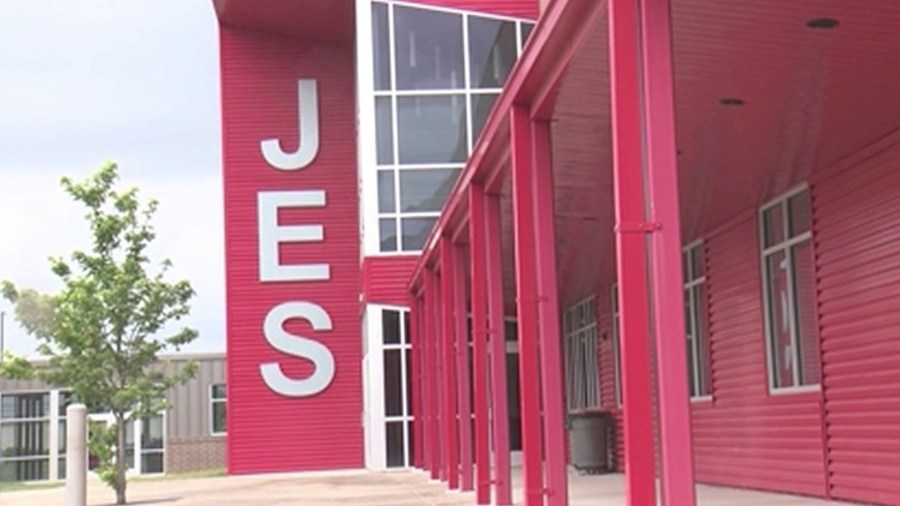 Jacksonville Elementary to remain closed Monday and Tuesday amid mold issue
